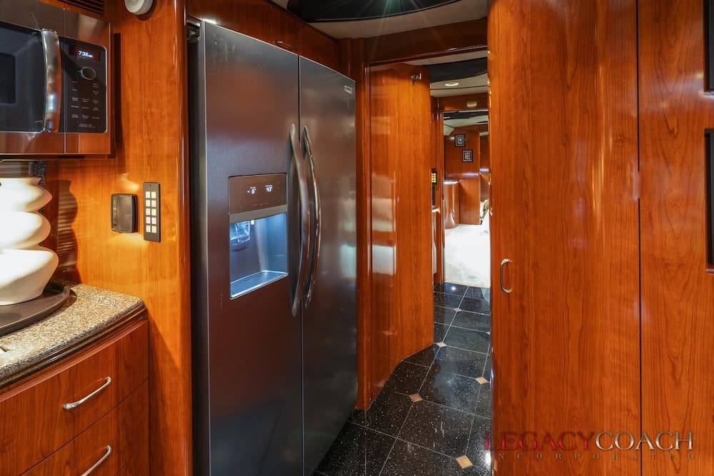 2008 Prevost Marathon H3-45 Motorcoach - Image 16