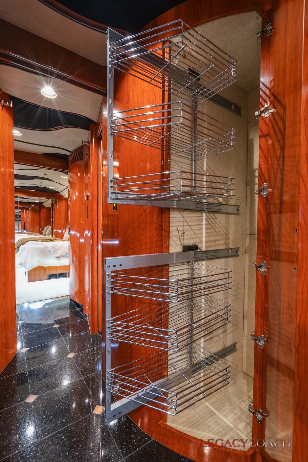 2008 Prevost Marathon H3-45 Motorcoach - Image 18