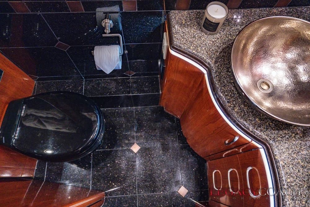 2008 Prevost Marathon H3-45 Motorcoach - Image 21