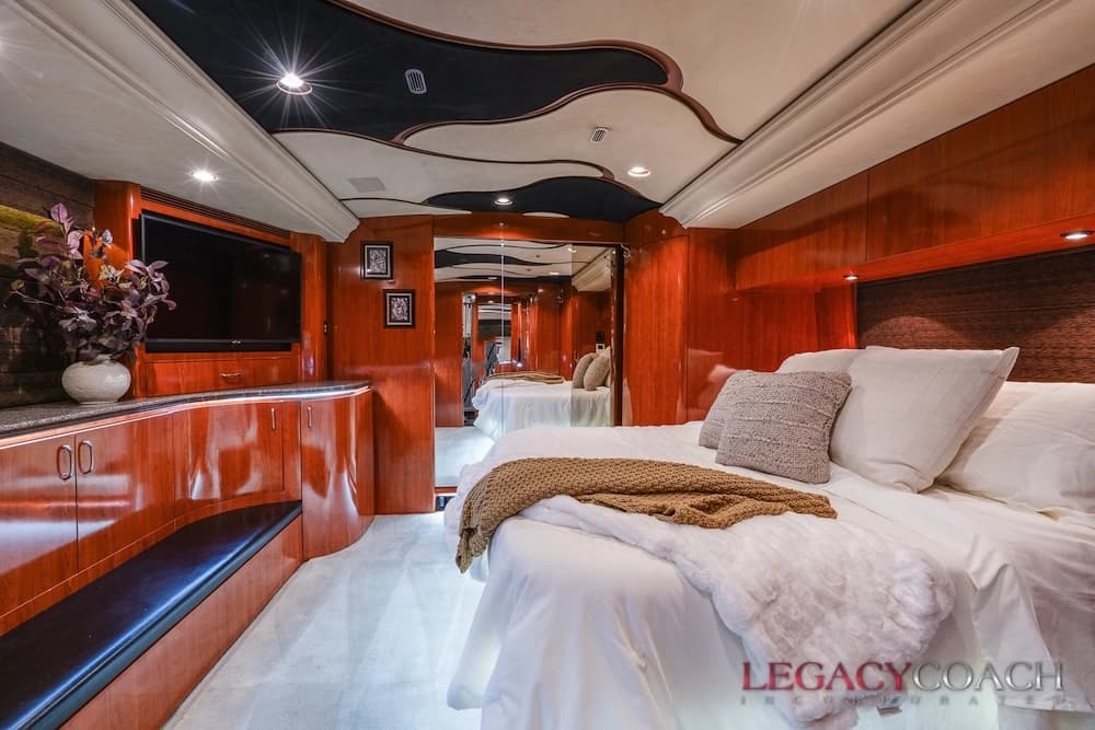 2008 Prevost Marathon H3-45 Motorcoach - Image 24