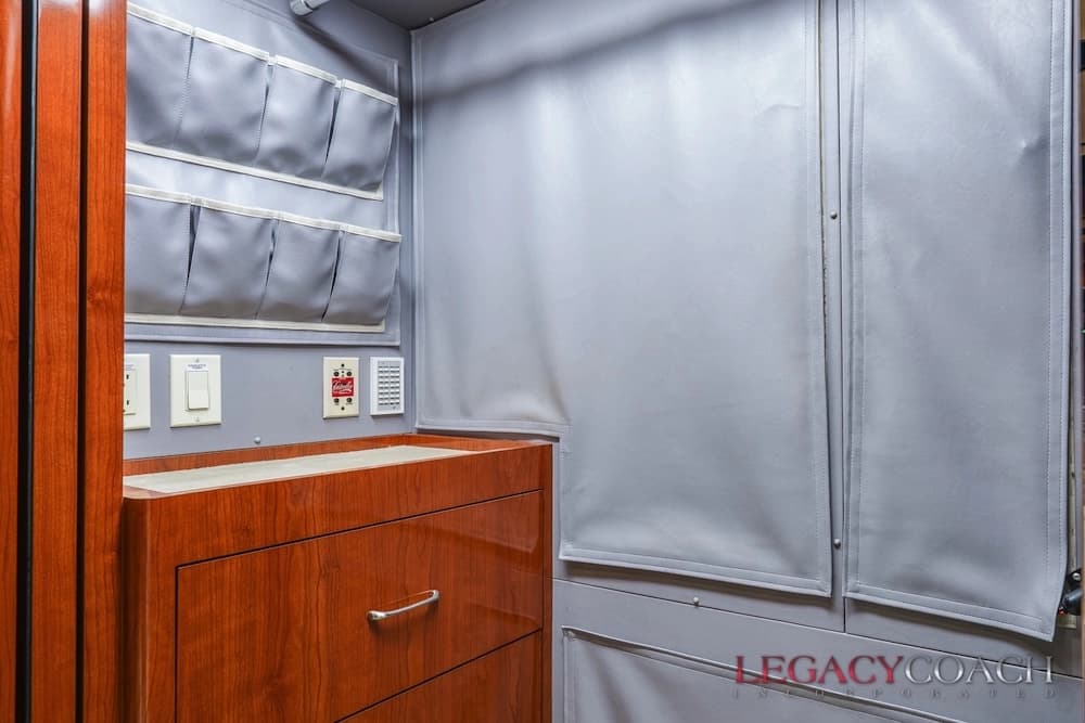 2008 Prevost Marathon H3-45 Motorcoach - Image 27