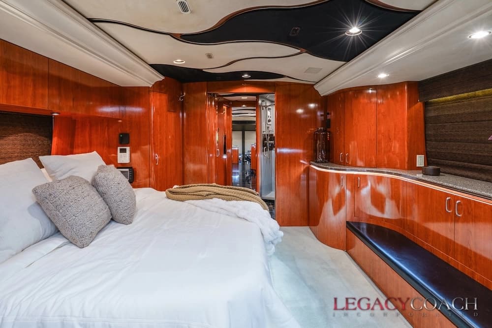 2008 Prevost Marathon H3-45 Motorcoach - Image 28