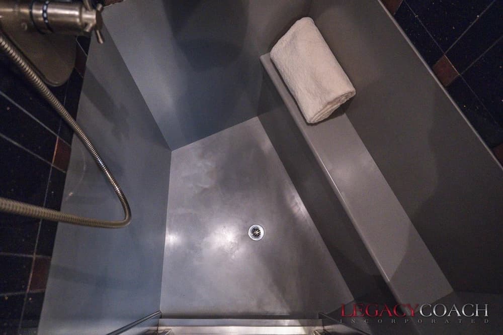 2008 Prevost Marathon H3-45 Motorcoach - Image 34