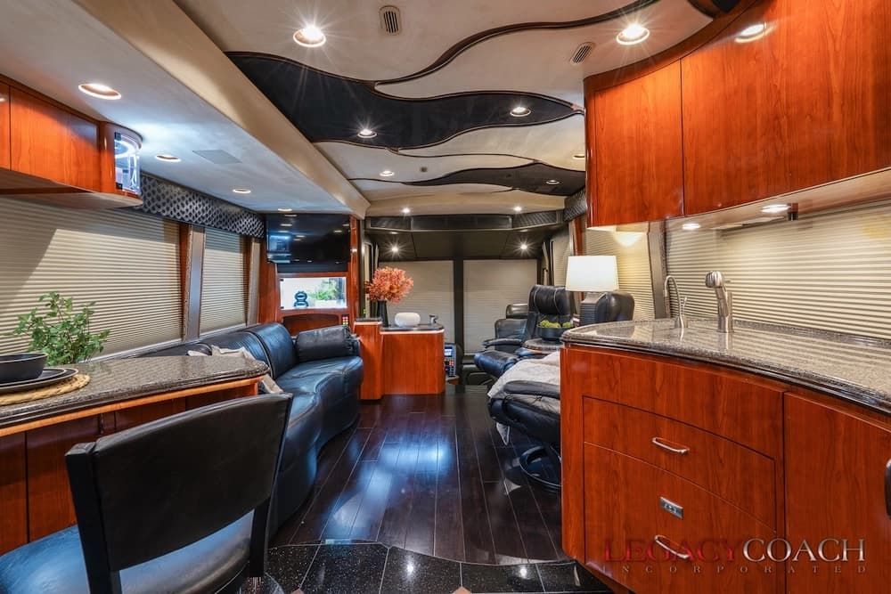 2008 Prevost Marathon H3-45 Motorcoach - Image 36