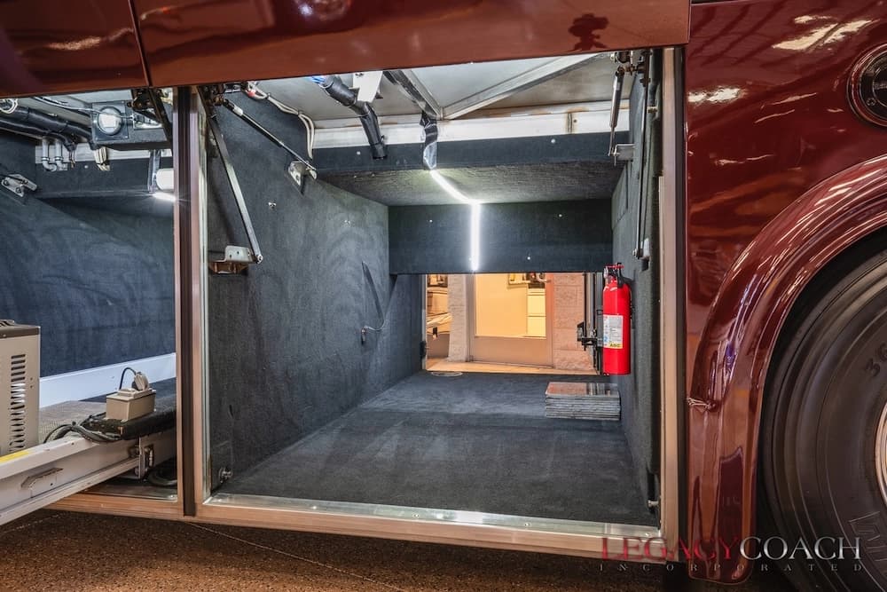 2008 Prevost Marathon H3-45 Motorcoach - Image 49