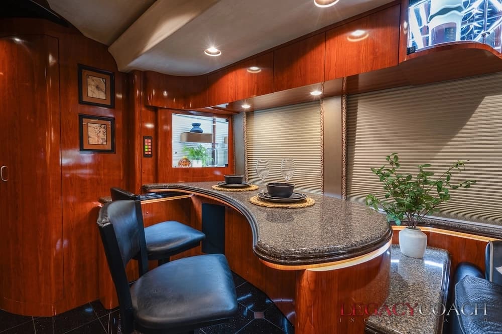 2008 Prevost Marathon H3-45 Motorcoach - Image 10