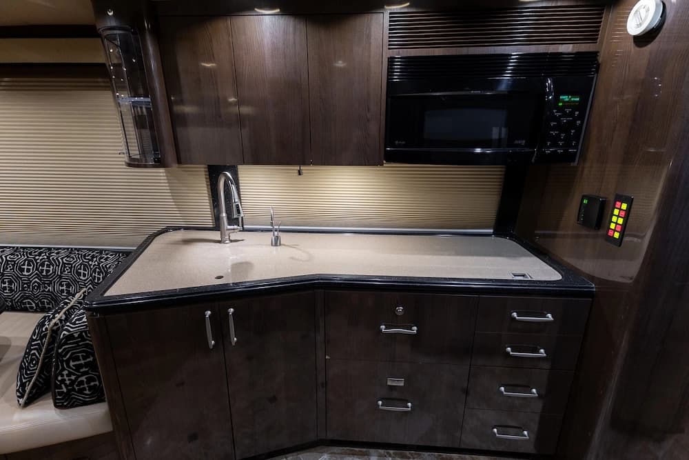 2008 Prevost Marathon H3-45 Motorcoach - Image 19