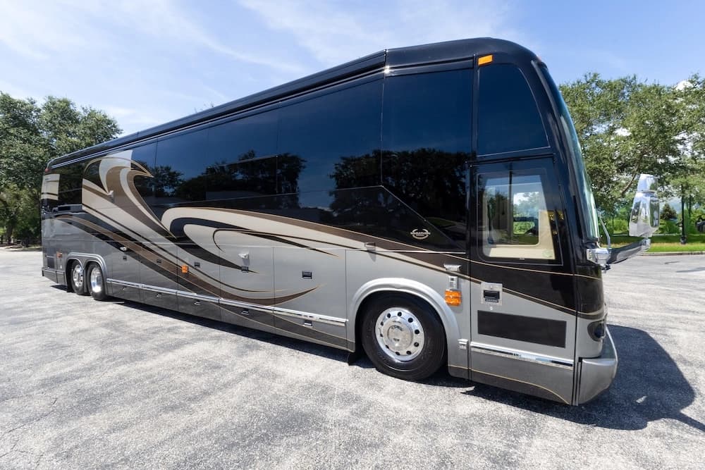 2008 Prevost Marathon H3-45 Motorcoach - Image 3