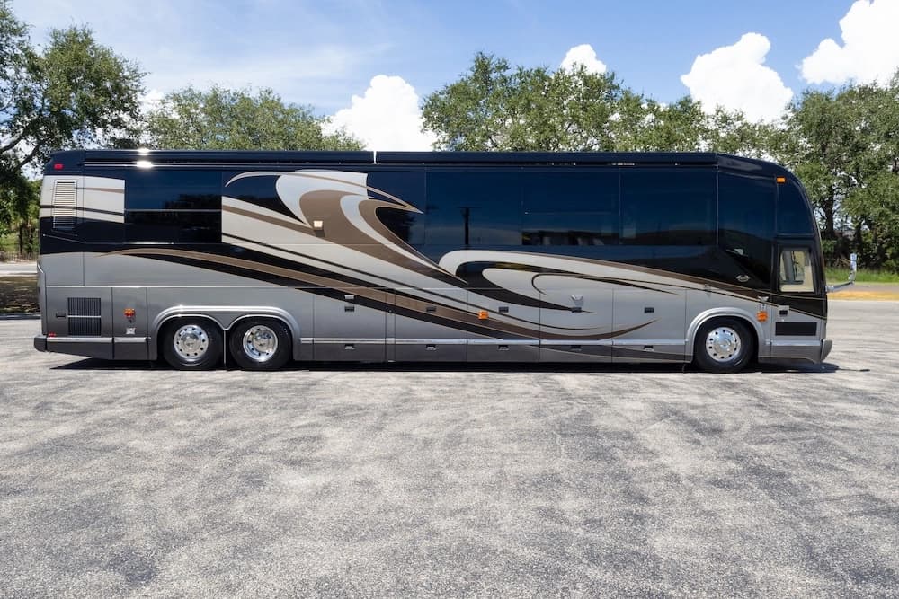 2008 Prevost Marathon H3-45 Motorcoach - Image 4