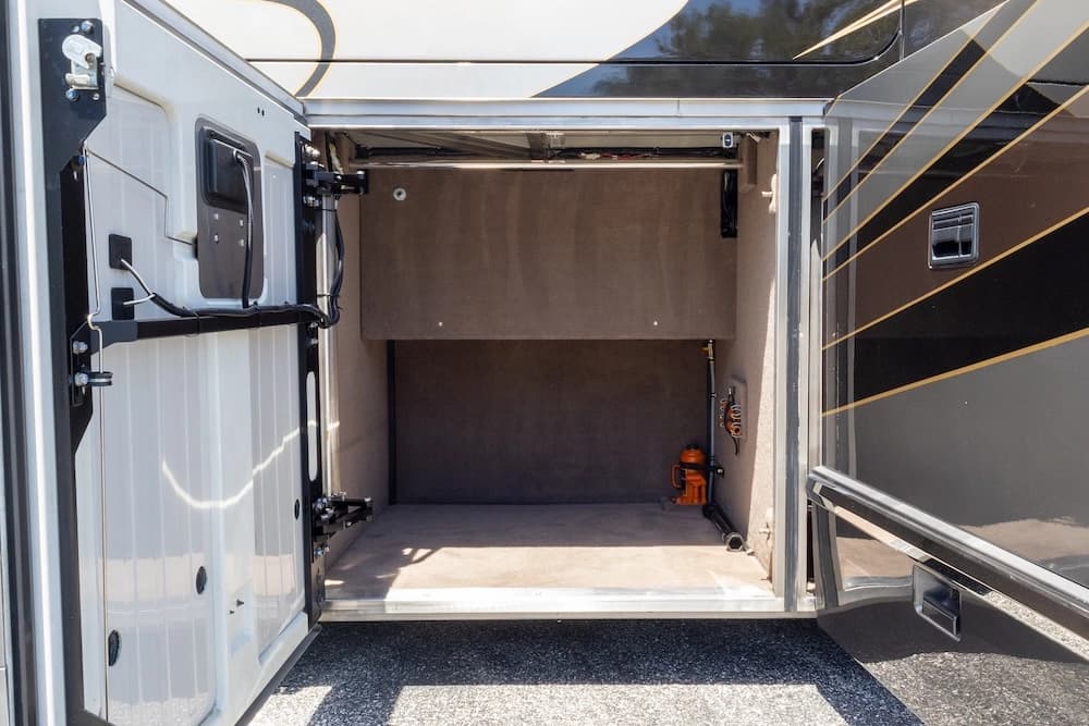 2008 Prevost Marathon H3-45 Motorcoach - Image 43