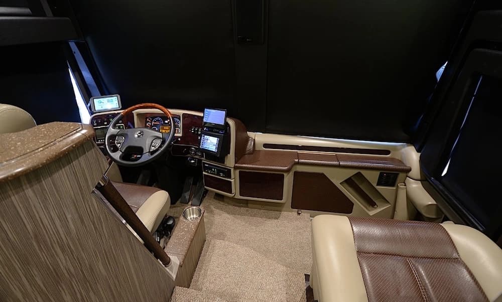 2015 Prevost Liberty Elegant Lady H3-45 Motorcoach - Image 19