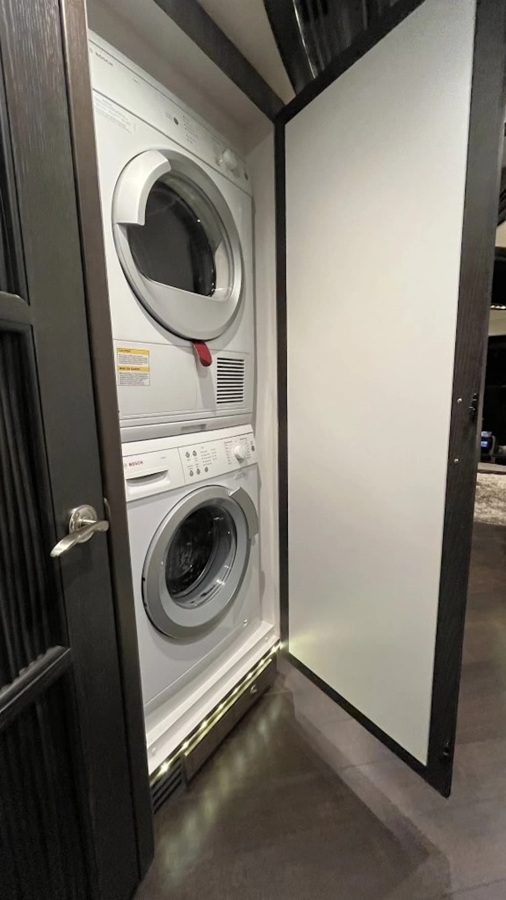 2015 Prevost Liberty Elegant Lady H3-45 Motorcoach - Image 28