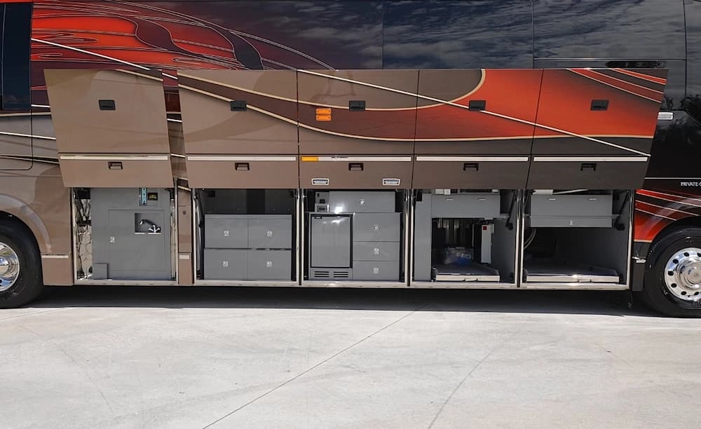 2015 Prevost Liberty Elegant Lady H3-45 Motorcoach - Image 6