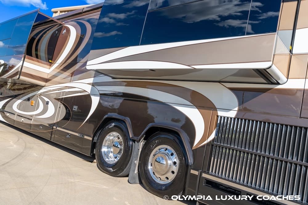 2012 Prevost Millennium H3-45 Motorcoach - Image 16
