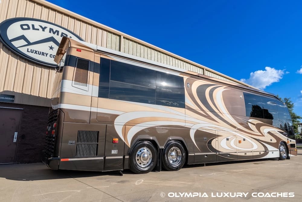 2012 Prevost Millennium H3-45 Motorcoach - Image 17