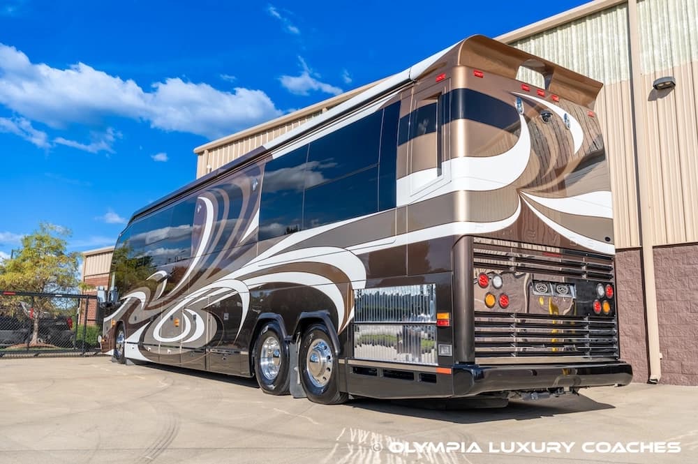 2012 Prevost Millennium H3-45 Motorcoach - Image 3