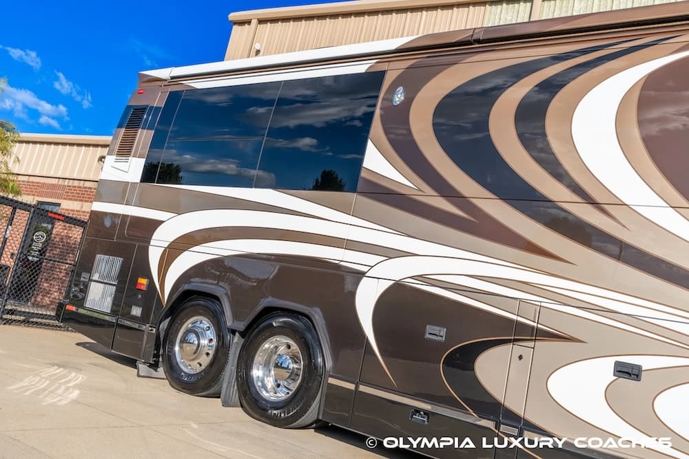 2012 Prevost Millennium H3-45 Motorcoach - Image 24