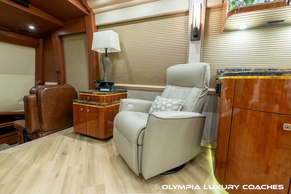 2012 Prevost Millennium H3-45 Motorcoach - Image 43