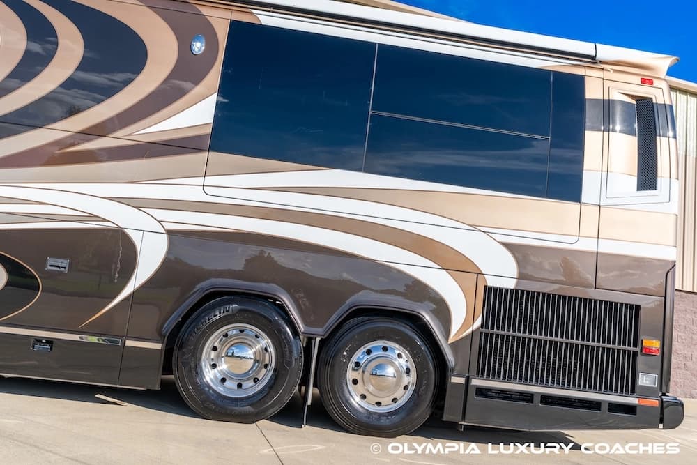 2012 Prevost Millennium H3-45 Motorcoach - Image 8