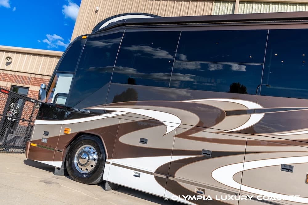 2012 Prevost Millennium H3-45 Motorcoach - Image 9
