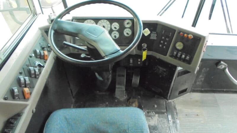 2012 International Rear Engine School Bus - Image 4