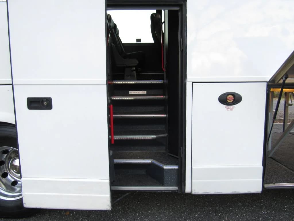 2011 Van Hool T2145 53P Coach - Image 7