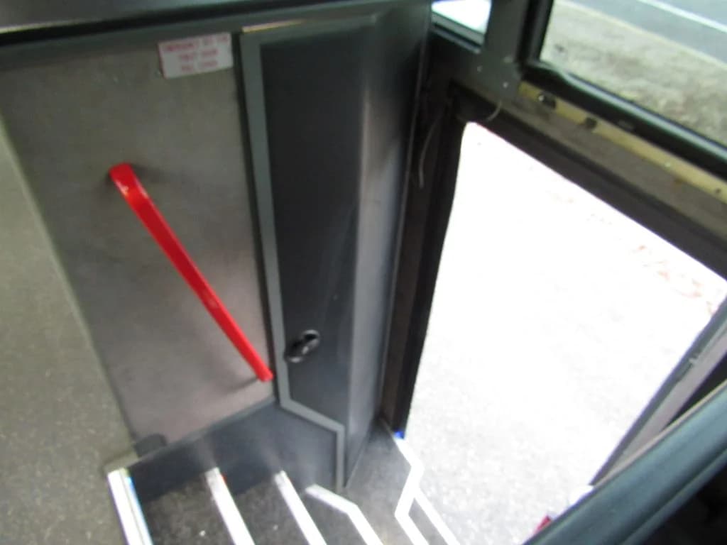 2011 Van Hool T2145 53P Coach - Image 11