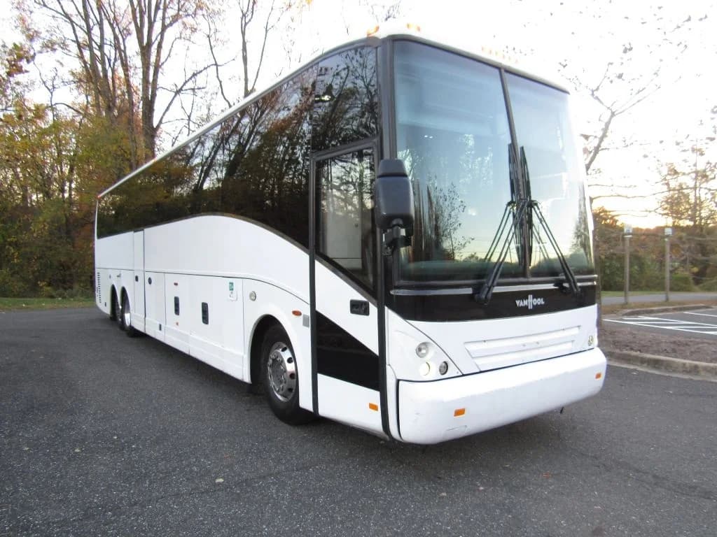 2011 Van Hool T2145 53P Coach - Image 2