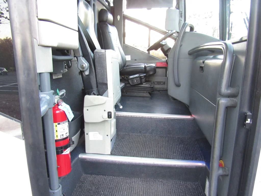 2011 Van Hool T2145 53P Coach - Image 5