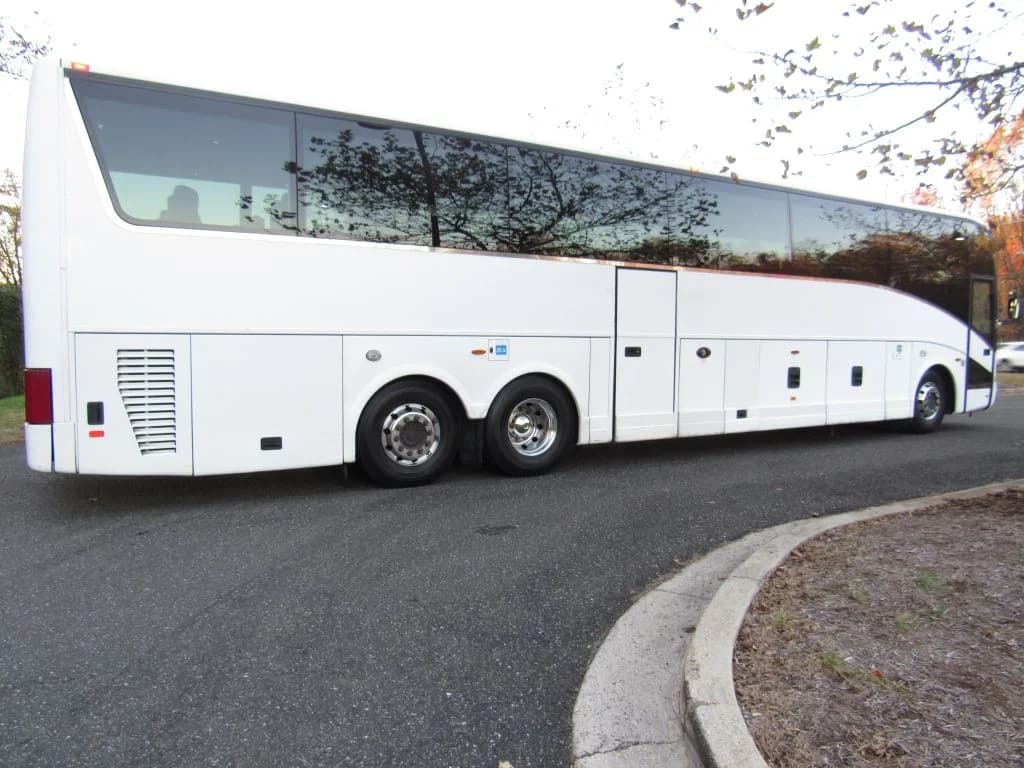 2011 Van Hool T2145 53P Coach - Image 3