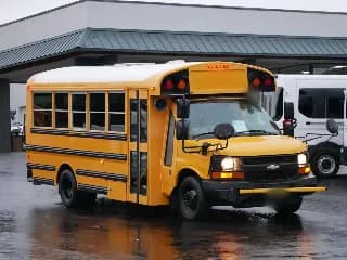 2015 Chevrolet Thomas bus