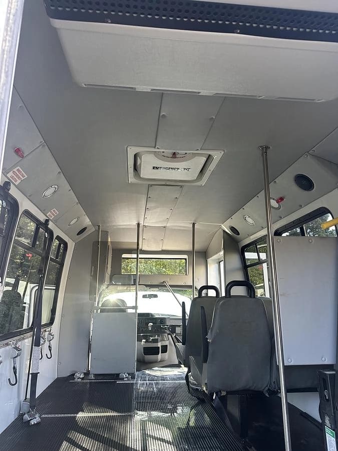2016 Ford E350 Non CDL ADA Shuttle Bus - Image 8
