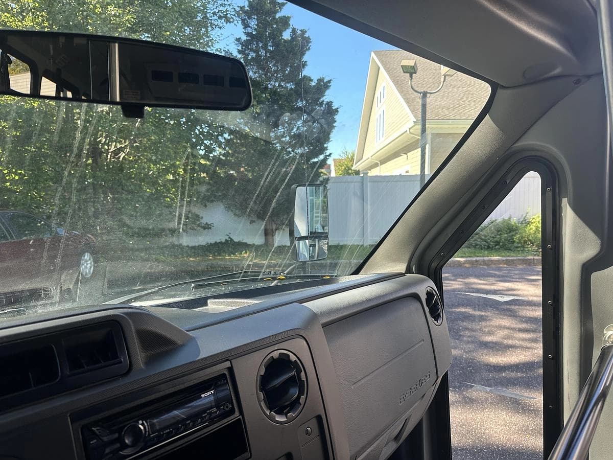 2016 Ford E350 Non CDL ADA Shuttle Bus - Image 17