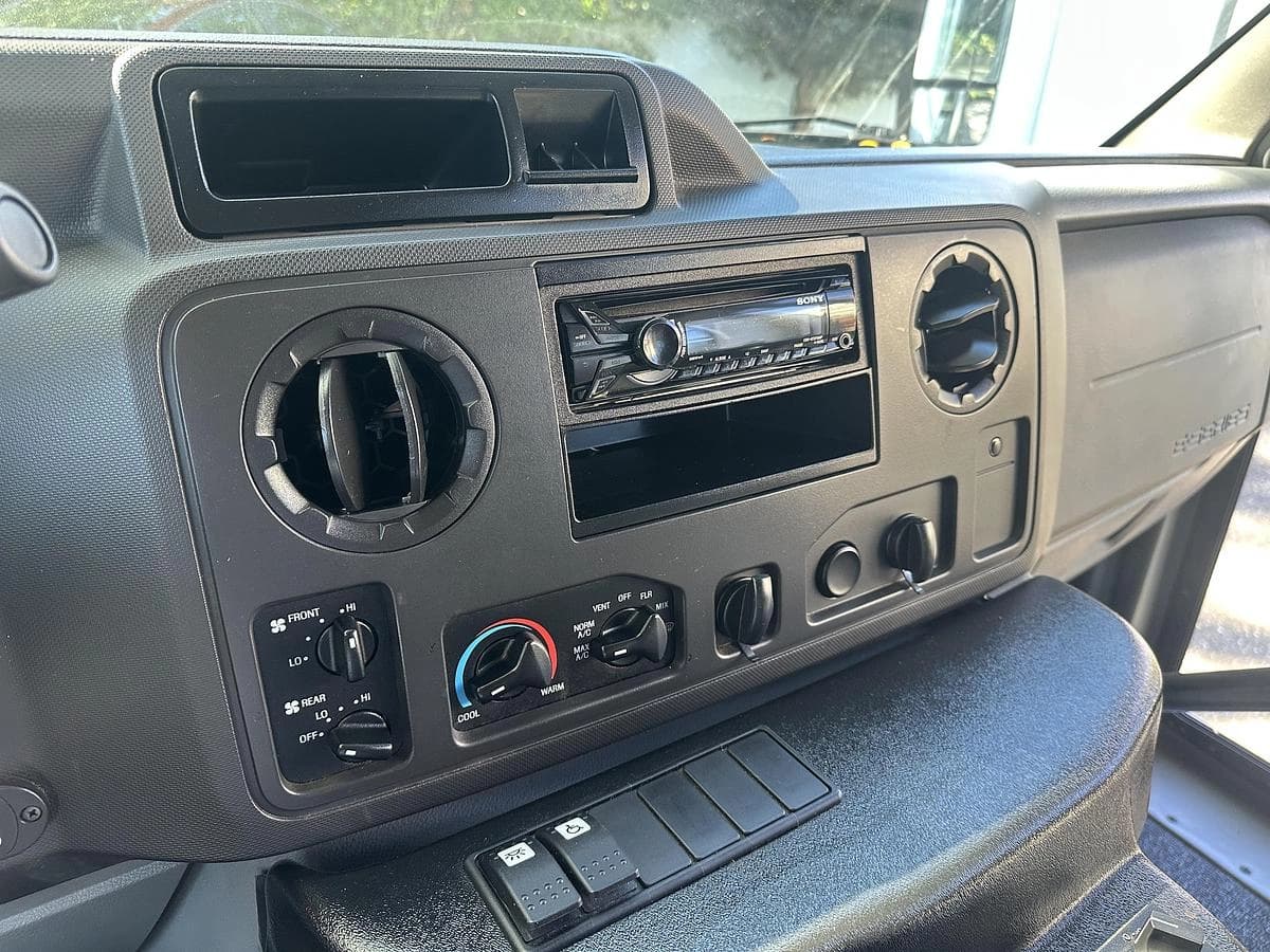 2016 Ford E350 Non CDL ADA Shuttle Bus - Image 18