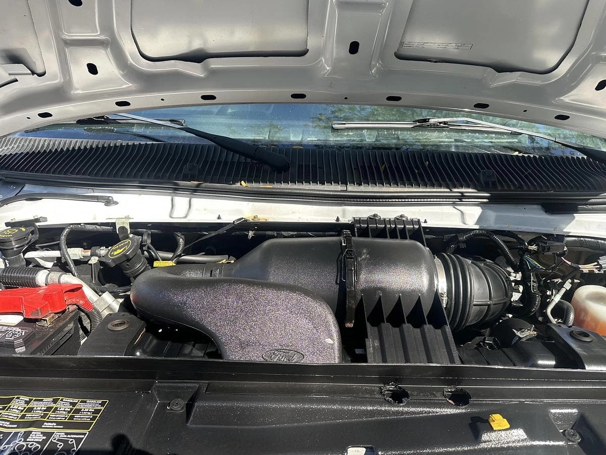 2016 Ford E350 Non CDL ADA Shuttle Bus - Image 4