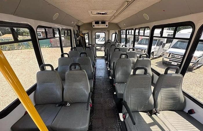 2016 Ford E450 ADA Shuttle Bus - Image 13