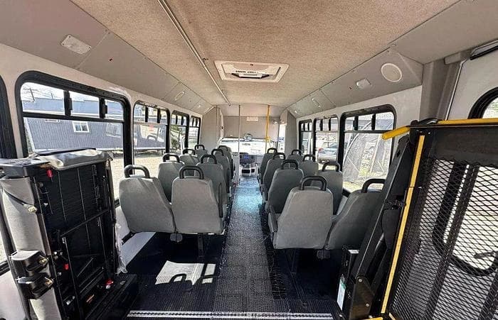 2016 Ford E450 ADA Shuttle Bus - Image 6