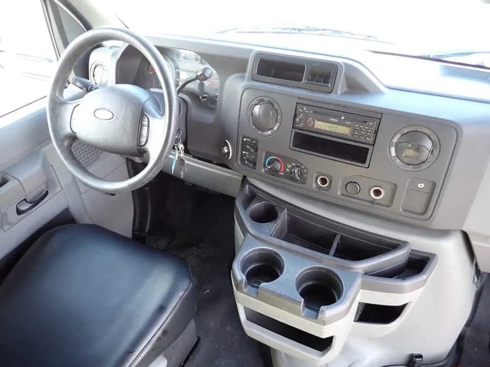 2013 Starcraft Allstar Shuttle Bus - Image 8