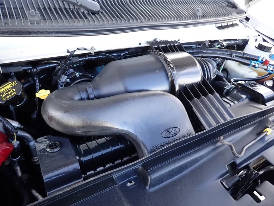 2013 Starcraft Allstar Shuttle Bus - Image 9