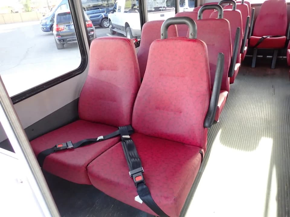 2013 Starcraft Allstar Shuttle Bus - Image 5