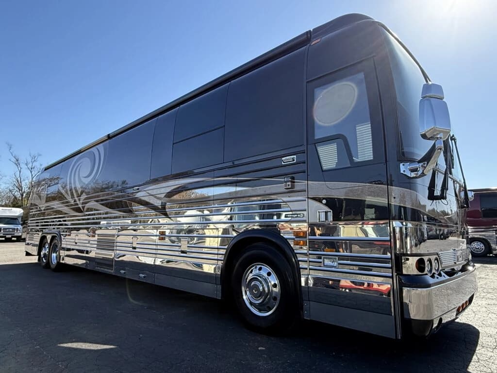 2012 Prevost XLII bus