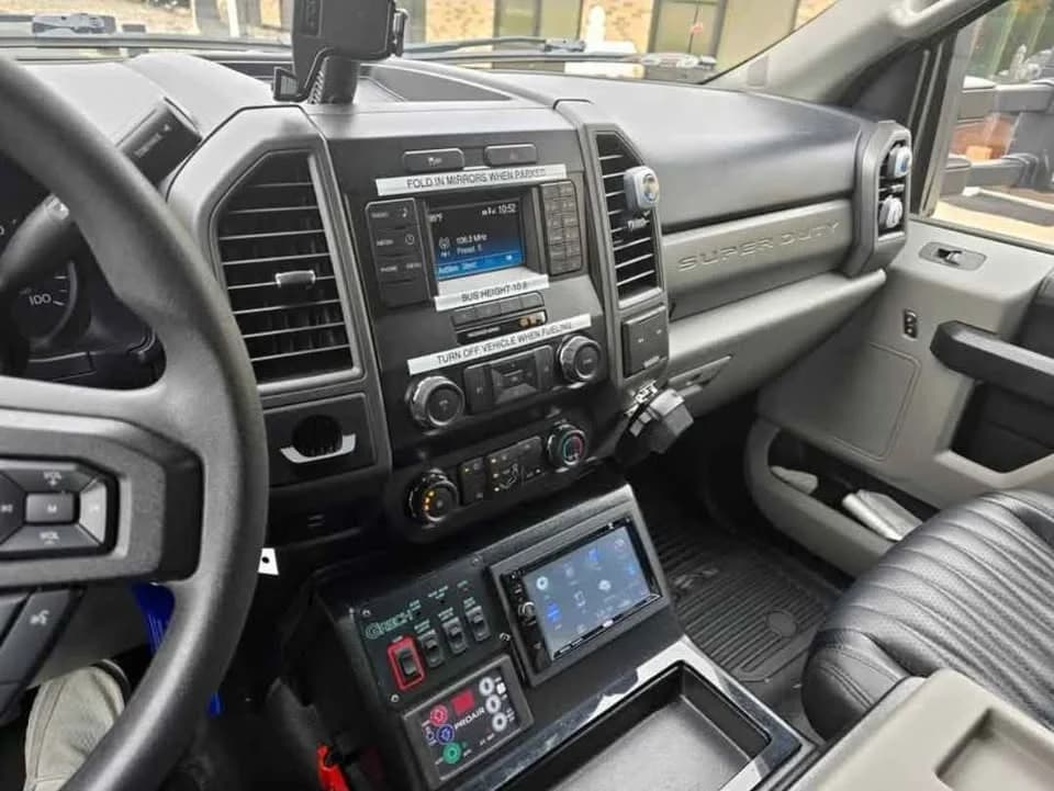 2020 Ford F-550 Grech 30P Shuttle - Image 6