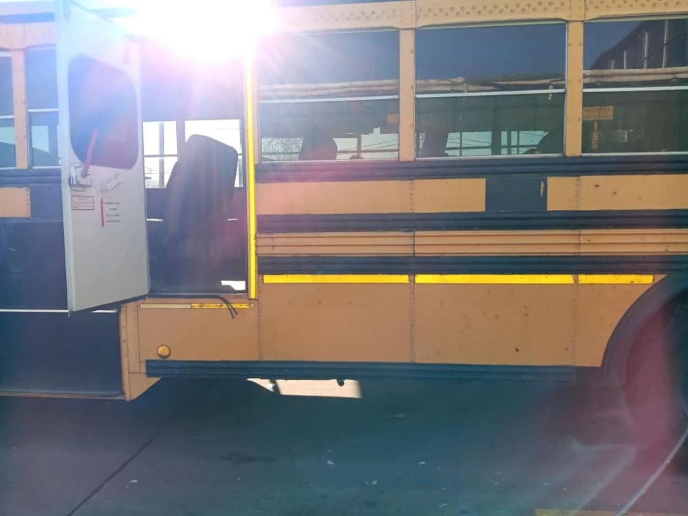 2004 BlueBird American RE - Image 10