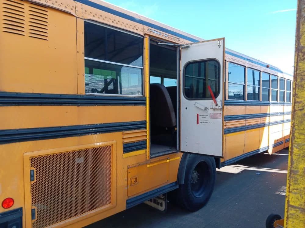 2004 BlueBird American RE - Image 11