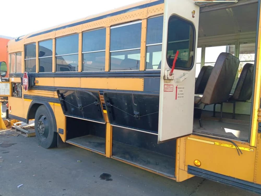 2004 BlueBird American RE - Image 14