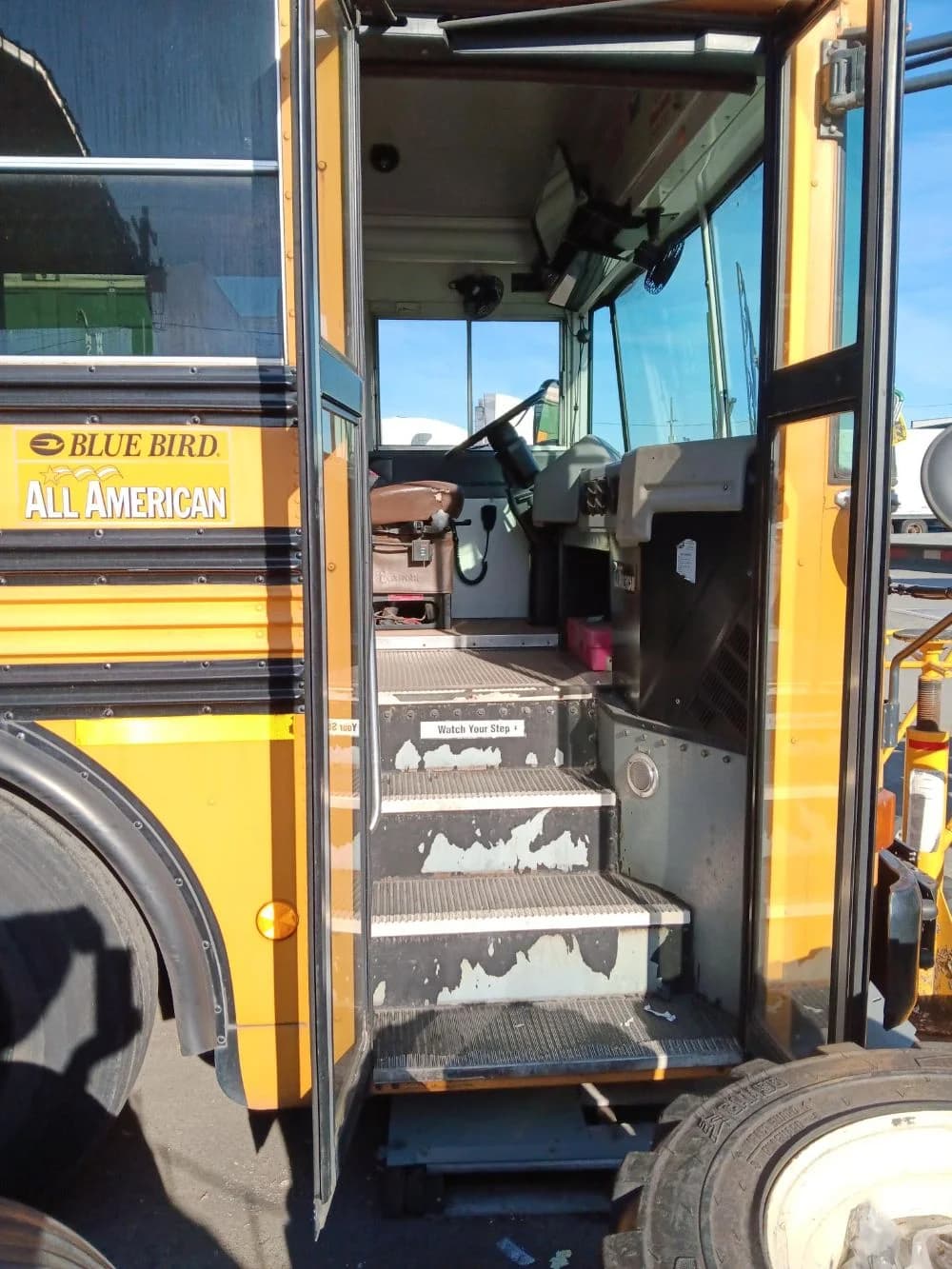 2004 BlueBird American RE - Image 18