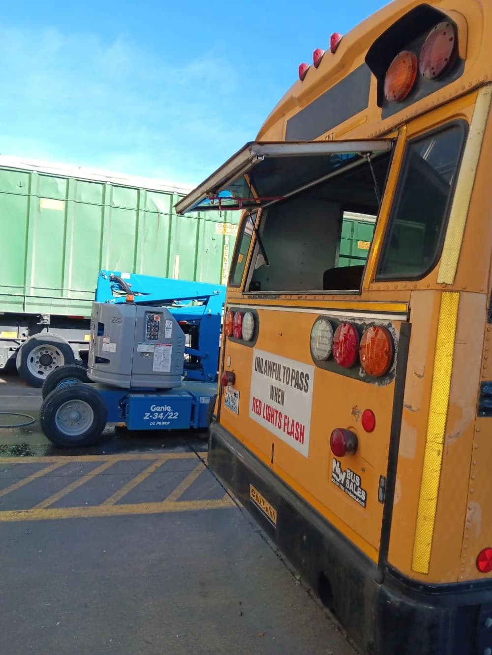 2004 BlueBird American RE - Image 7