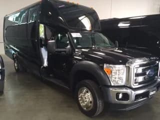 2017 Ford F-450 bus