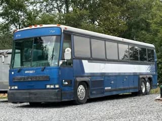 1989 MCI 102-C3 bus
