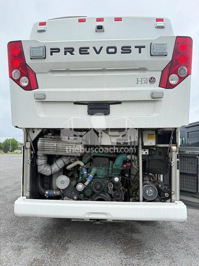 2012 Prevost H3-45 - Image 4